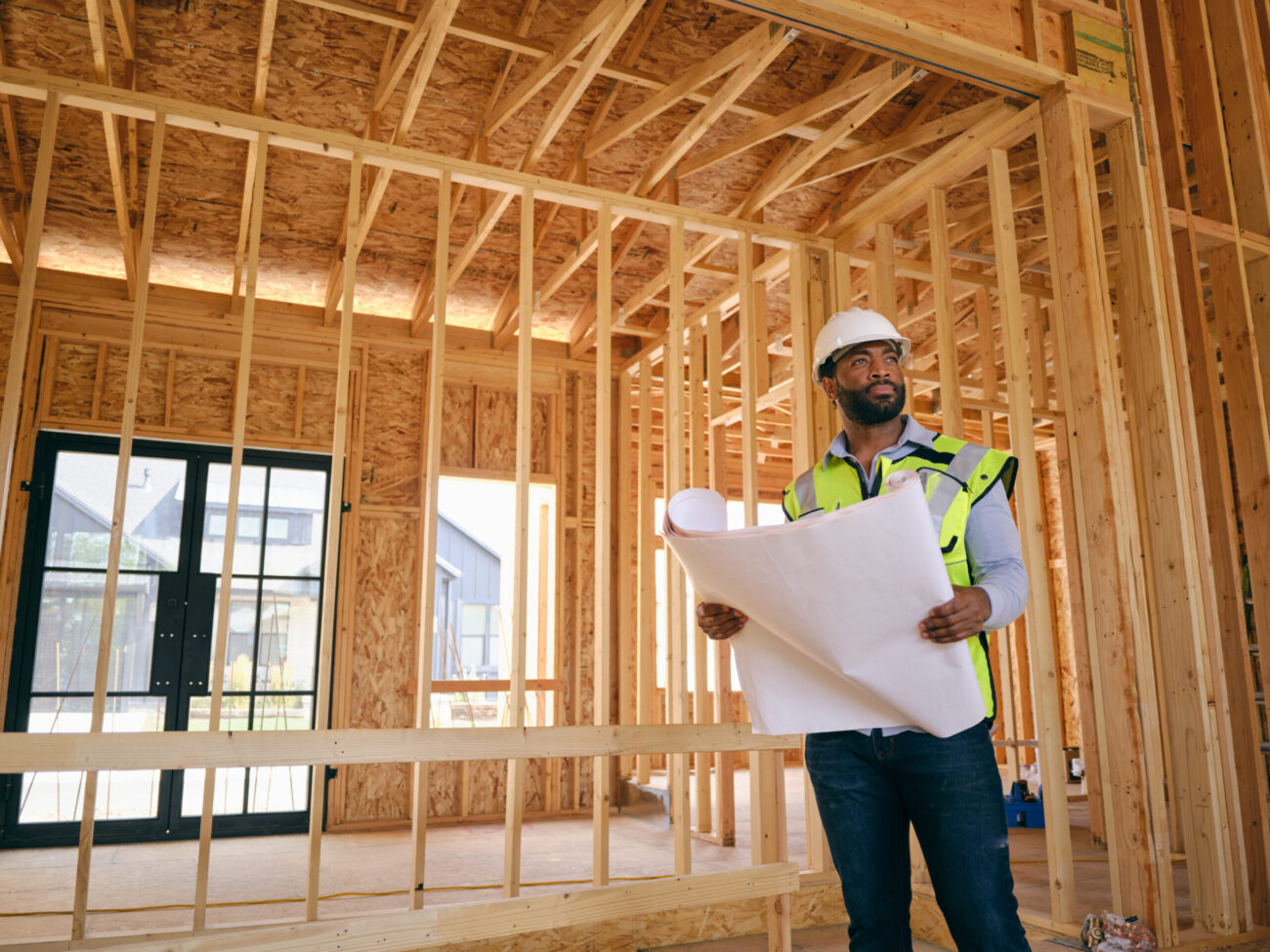 construction worker partnering with Pacific Northwest CDFI